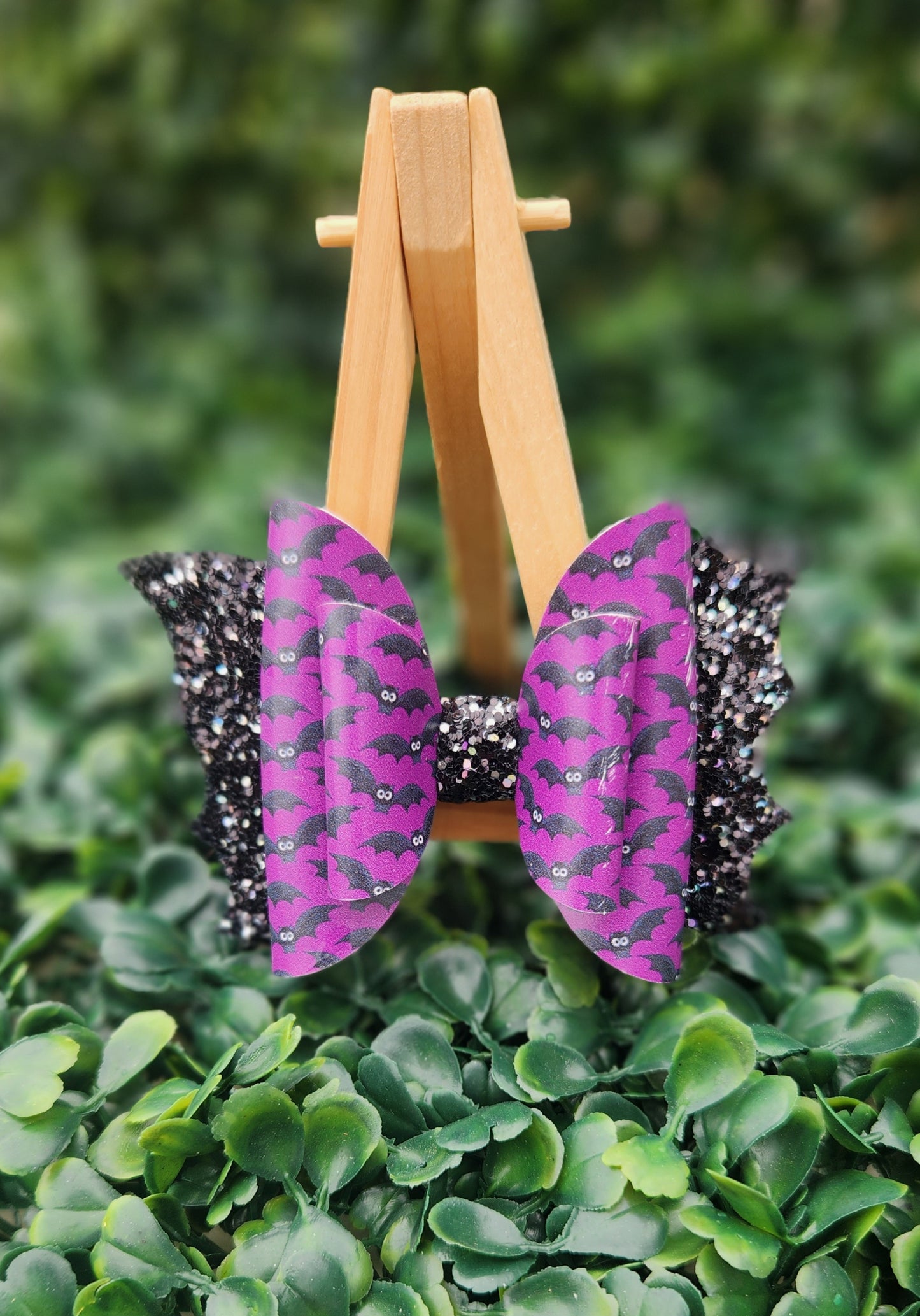4" Bat wing bows